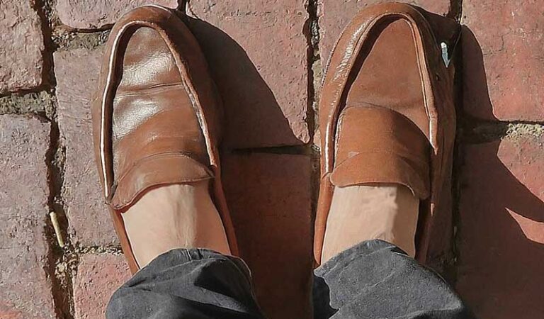 Luigi Mangione’s brown loafer look starts trend